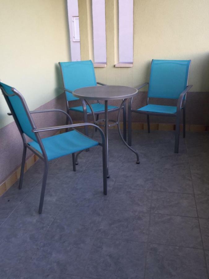 Apartmani Atila Damir Omiš Екстериор снимка
