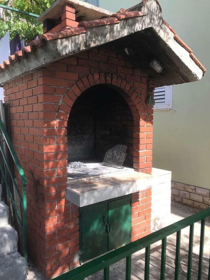 Apartmani Atila Damir Omiš Екстериор снимка