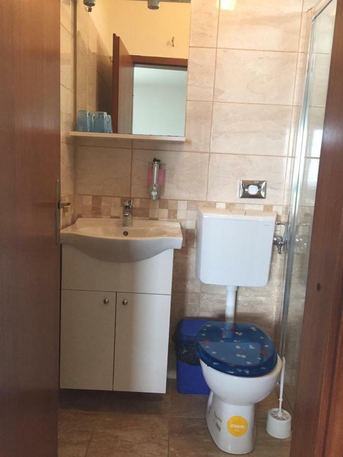 Apartmani Atila Damir Omiš Екстериор снимка