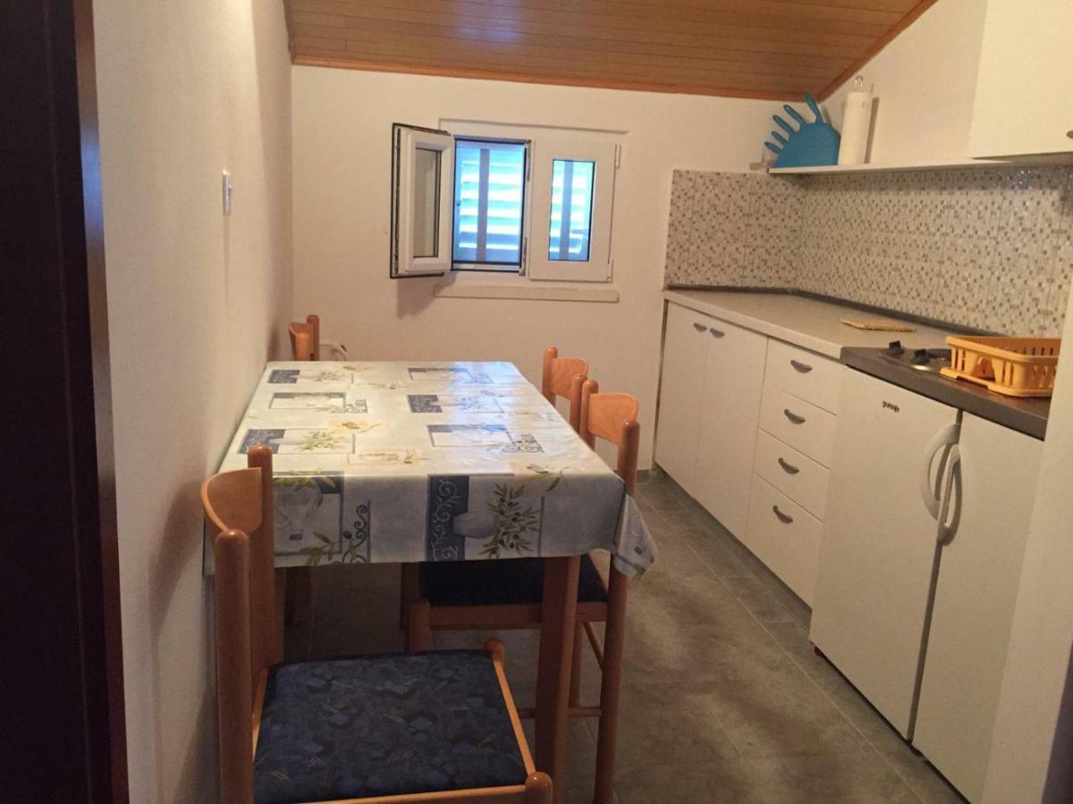 Apartmani Atila Damir Omiš Екстериор снимка