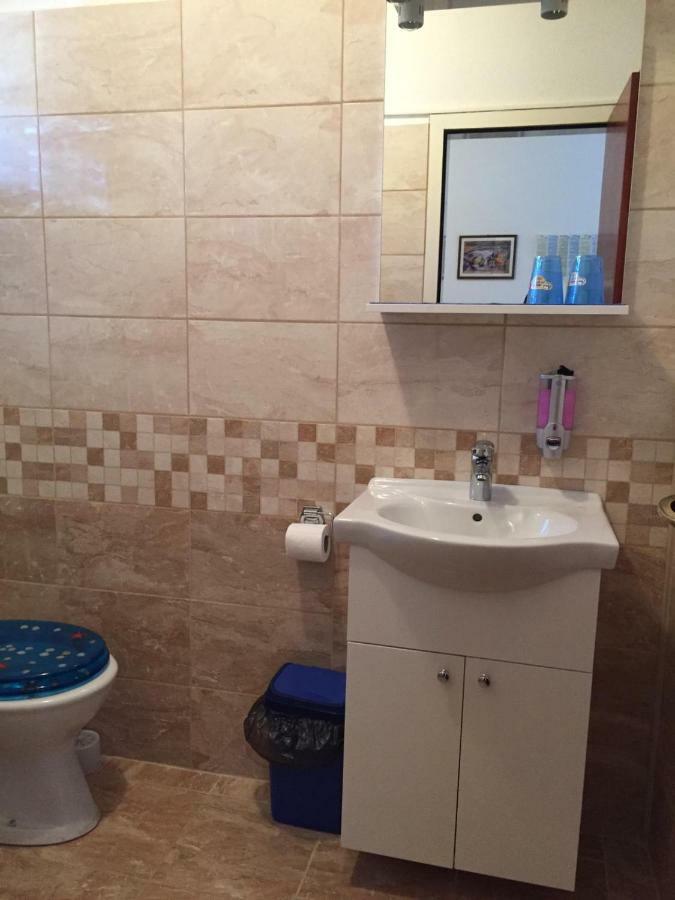 Apartmani Atila Damir Omiš Екстериор снимка