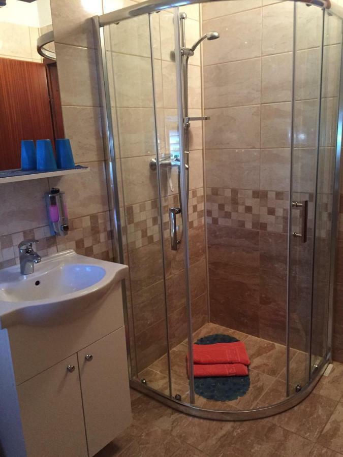 Apartmani Atila Damir Omiš Екстериор снимка